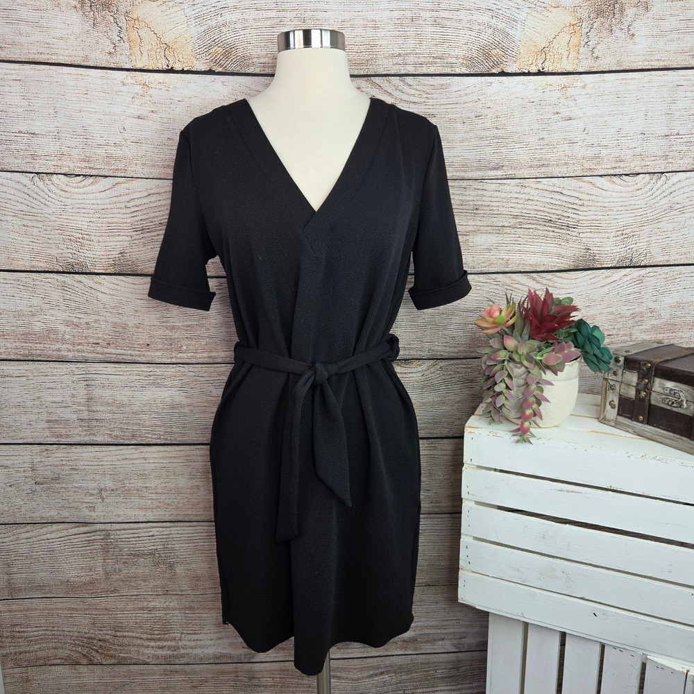 Zara Black Textured V-Neck Tie Waist Wrap Style Dress Womens Size Small